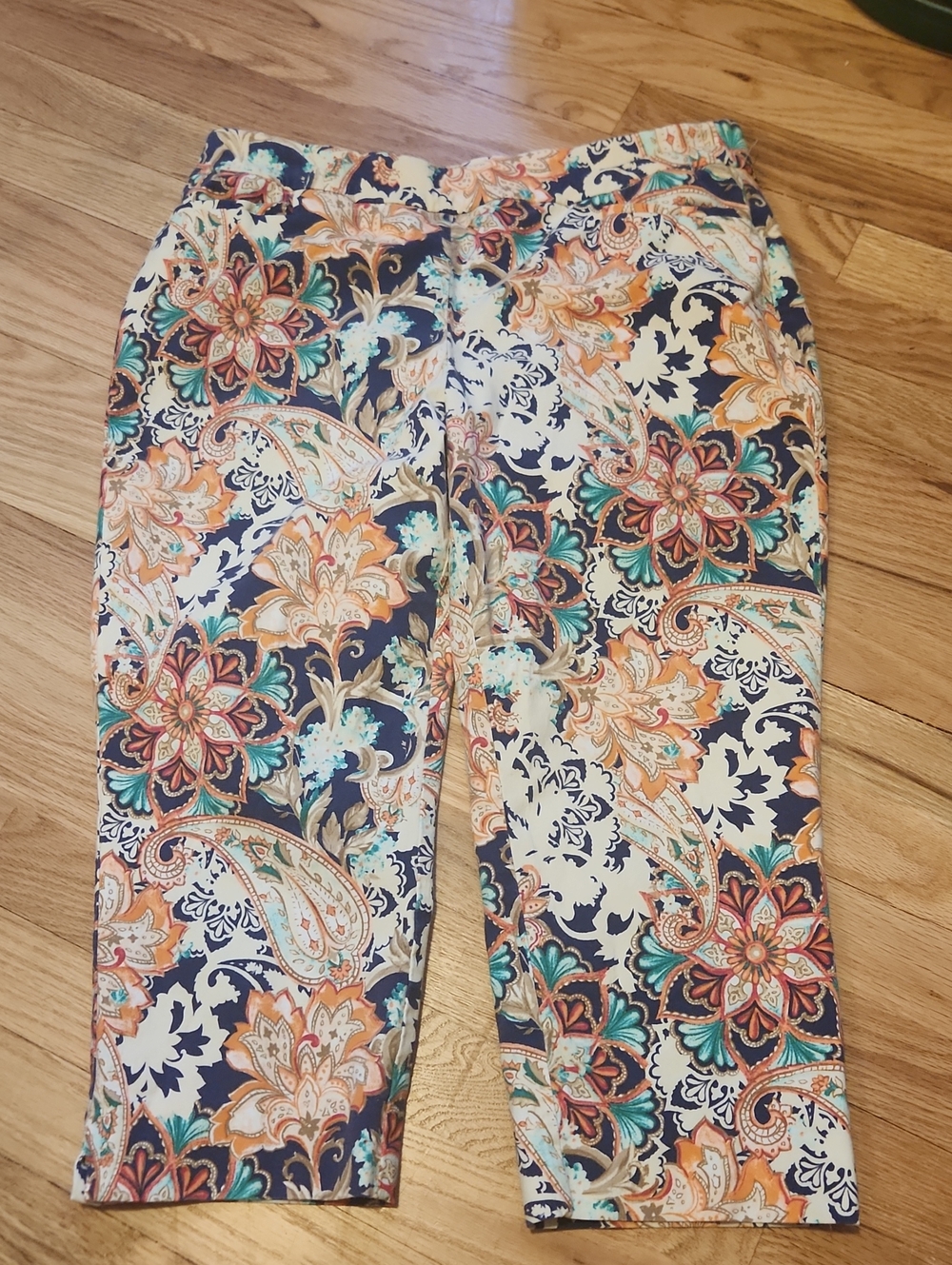 Crop Pants Floral Paisley Pattern Chicos Stretchy Coastal Vibes Euro Summer